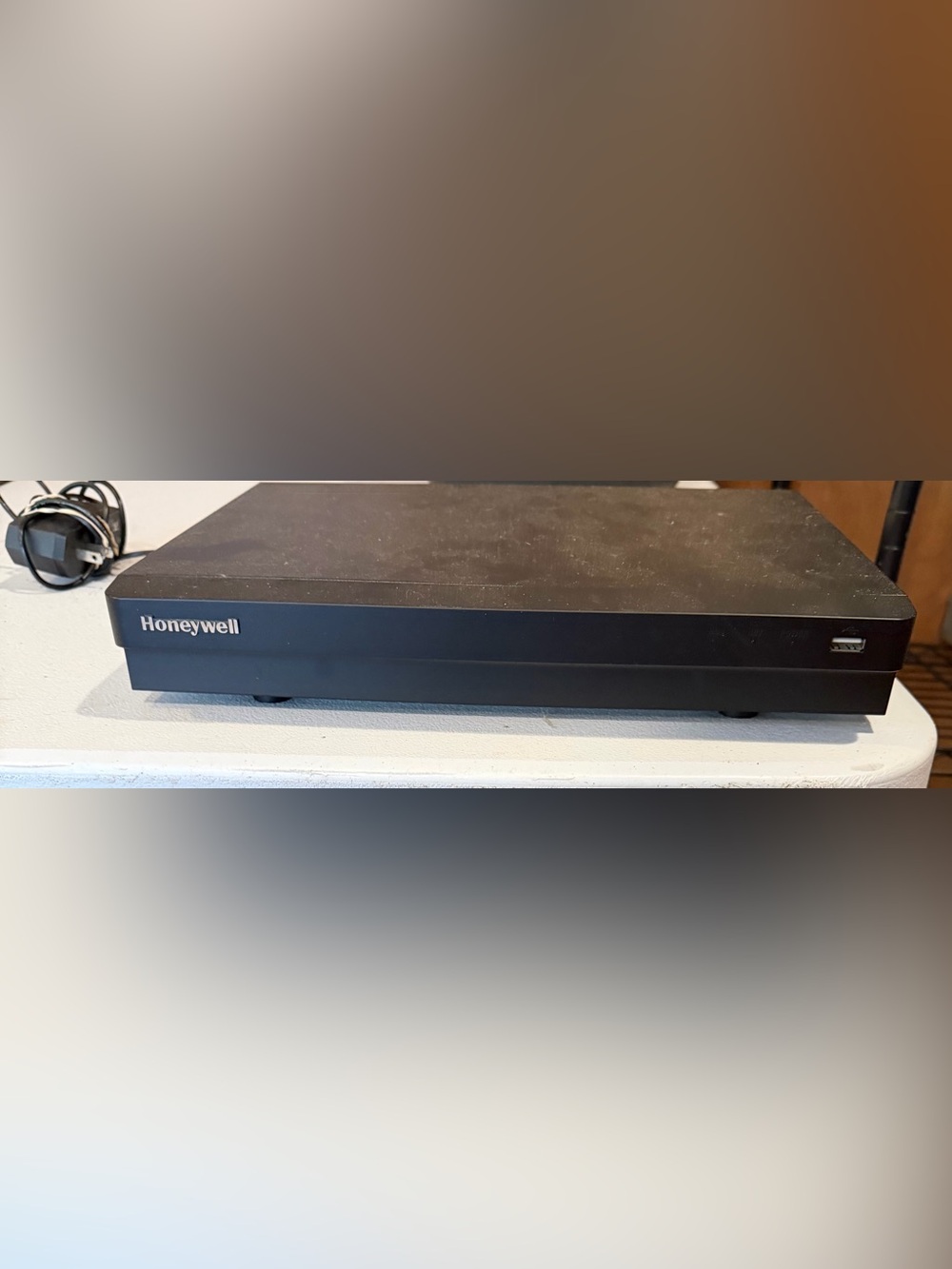 Honeywell model HRHT4041 DVR 4 ch 4 MP 1 TB digital video recorder NOT tested